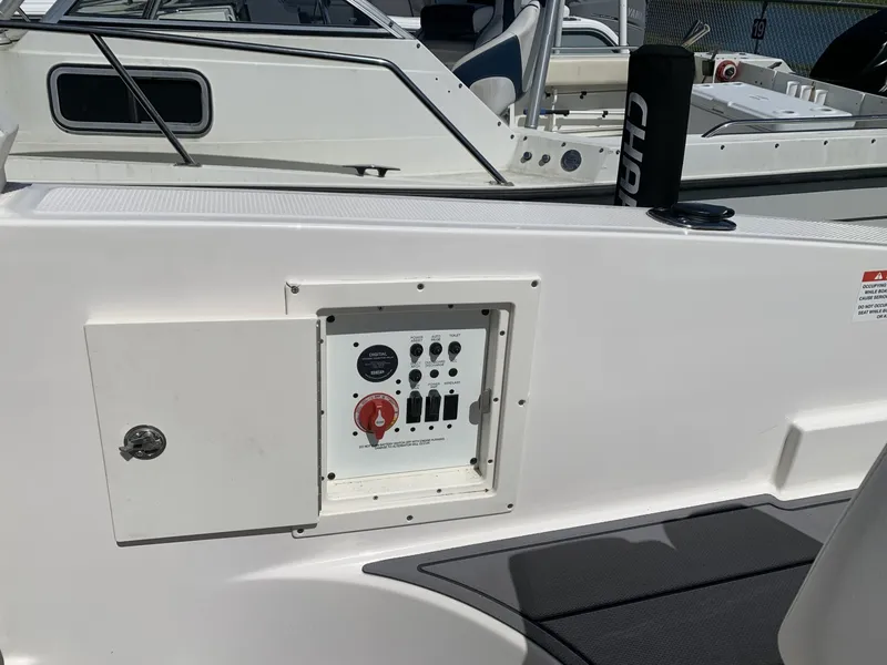Slide: The Image of Chaparral 270 OSX 2023 - 4