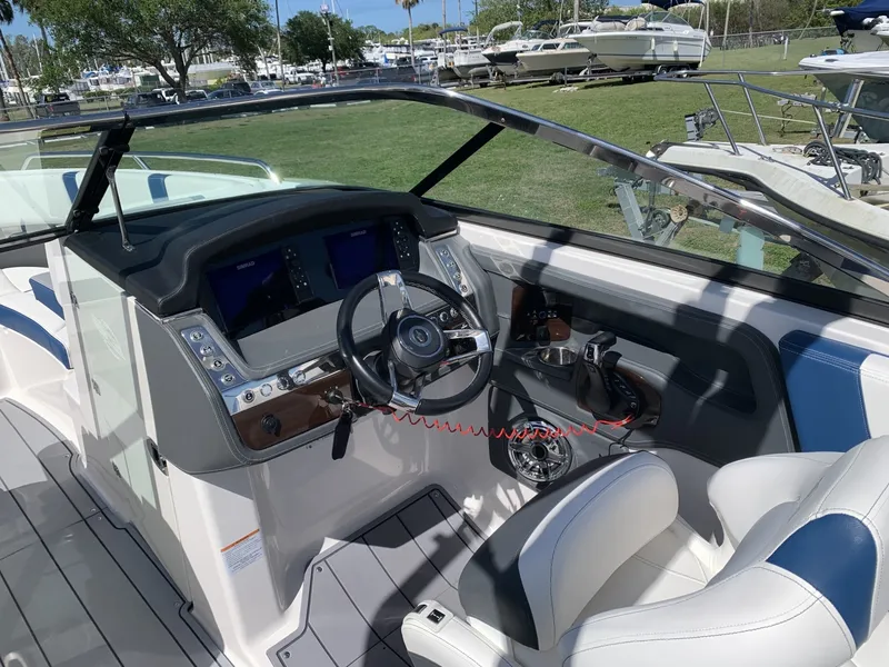 Slide: The Image of Chaparral 270 OSX 2023 - 5