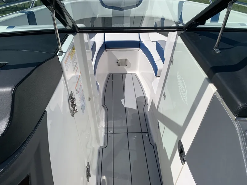 Slide: The Image of Chaparral 270 OSX 2023 - 9
