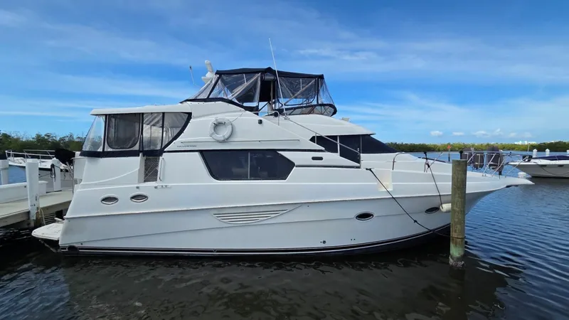 The Image of Silverton 453 Motor Yacht 2001 - 0