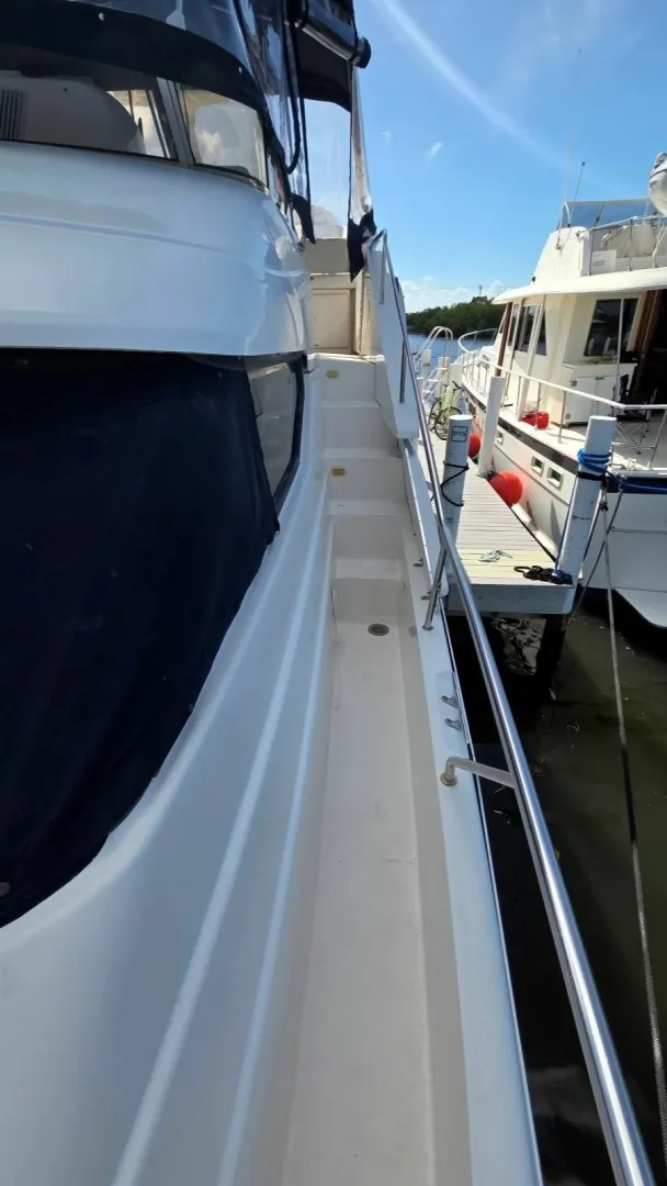 Slide: The Image of Silverton 453 Motor Yacht 2001 - 10