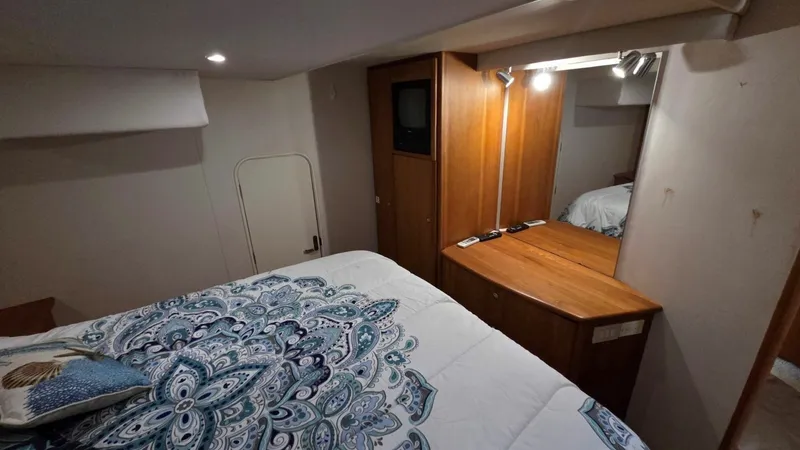 Slide: The Image of Silverton 453 Motor Yacht 2001 - 51