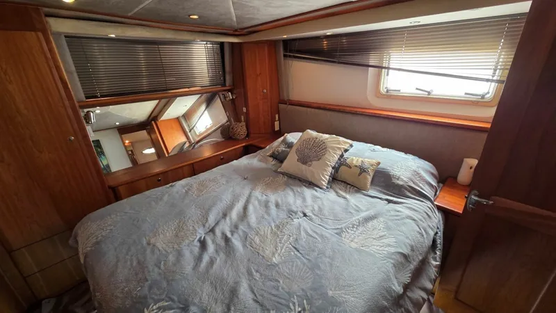 Slide: The Image of Silverton 453 Motor Yacht 2001 - 55
