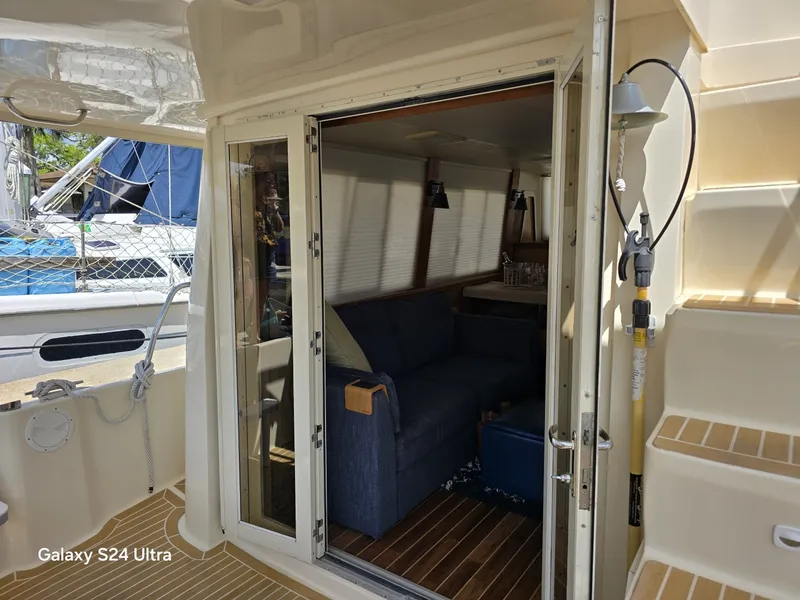 Slide: The Image of Mainship 400 2005 - 14