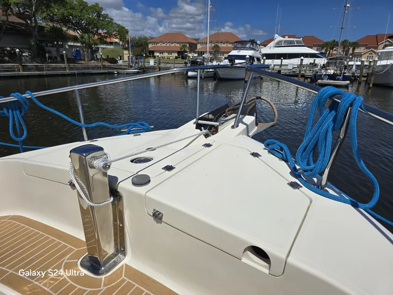 Slide: The Image of Mainship 400 2005 - 25