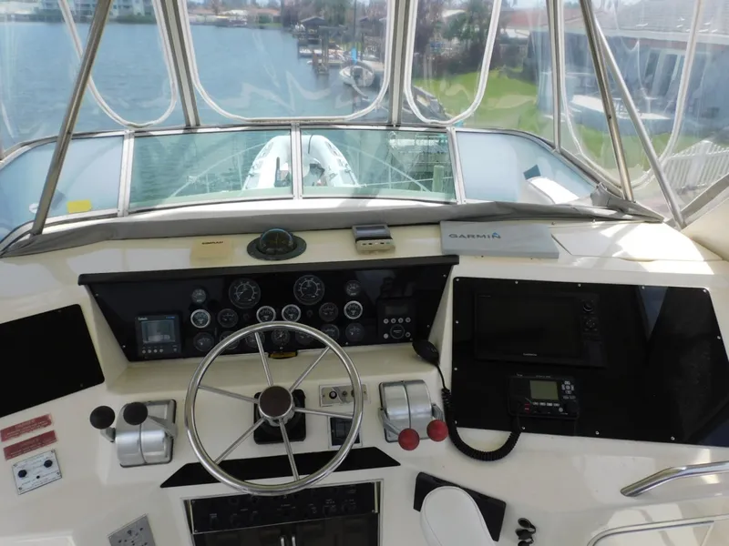 Slide: The Image of Sea Ray 460 Convertible 1987 - 16