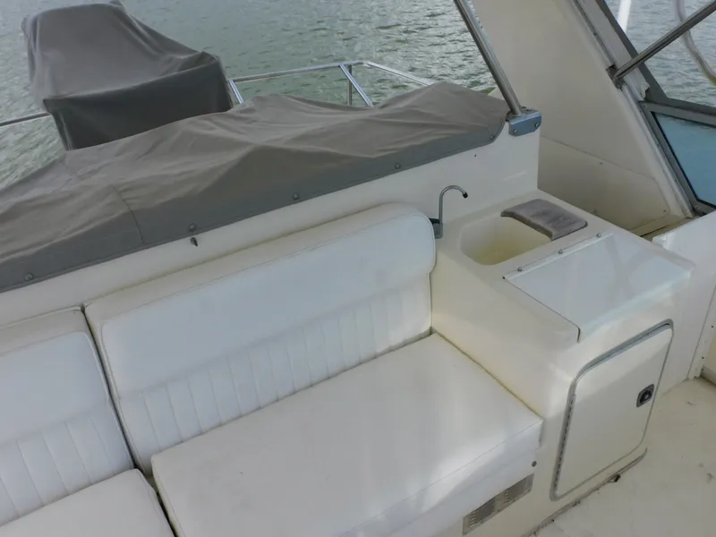 Slide: The Image of Sea Ray 460 Convertible 1987 - 20
