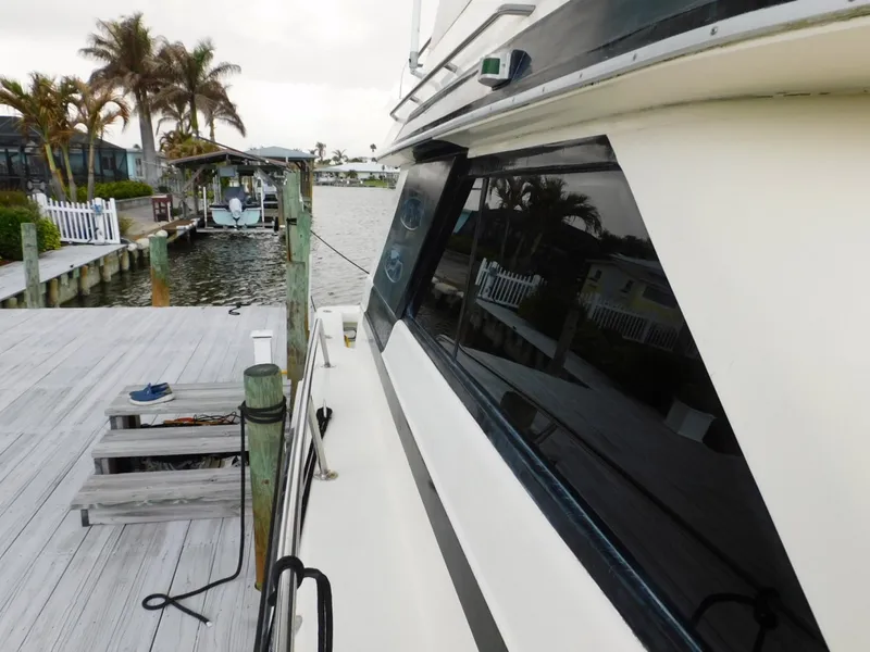Slide: The Image of Sea Ray 460 Convertible 1987 - 8