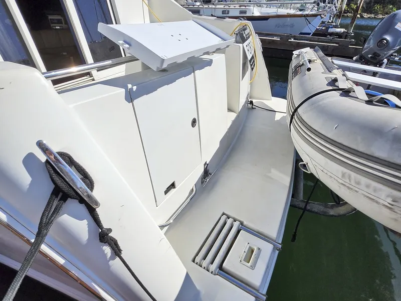 Slide: The Image of Carver Yachts 36 Mariner 2007 - 12