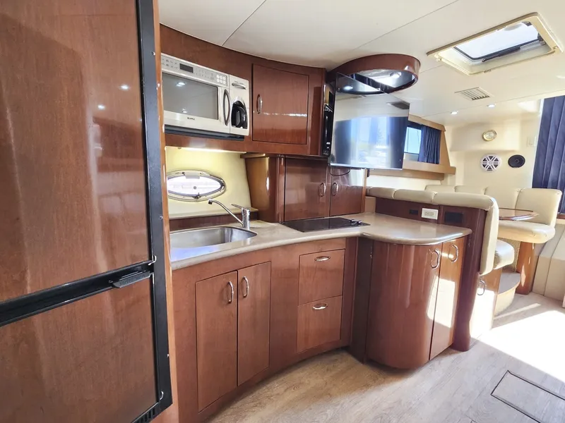 Slide: The Image of Carver Yachts 36 Mariner 2007 - 18