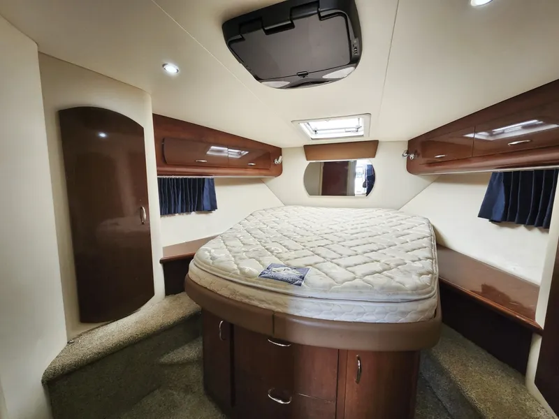 Slide: The Image of Carver Yachts 36 Mariner 2007 - 20
