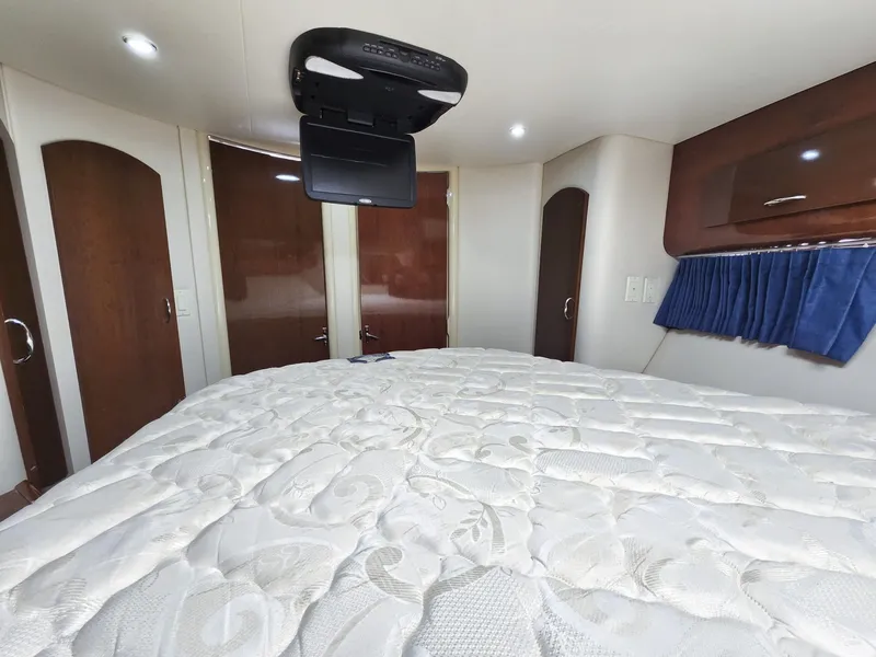 Slide: The Image of Carver Yachts 36 Mariner 2007 - 21