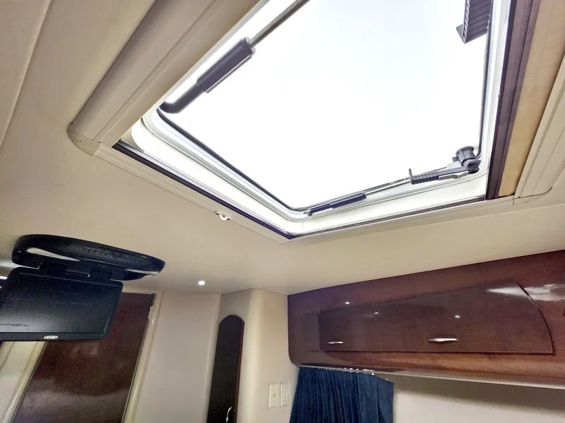 Slide: The Image of Carver Yachts 36 Mariner 2007 - 22