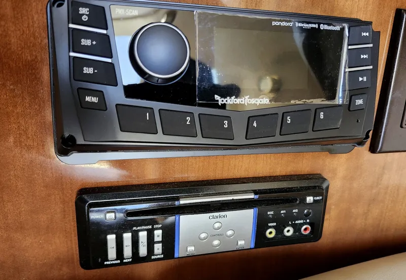Slide: The Image of Carver Yachts 36 Mariner 2007 - 25