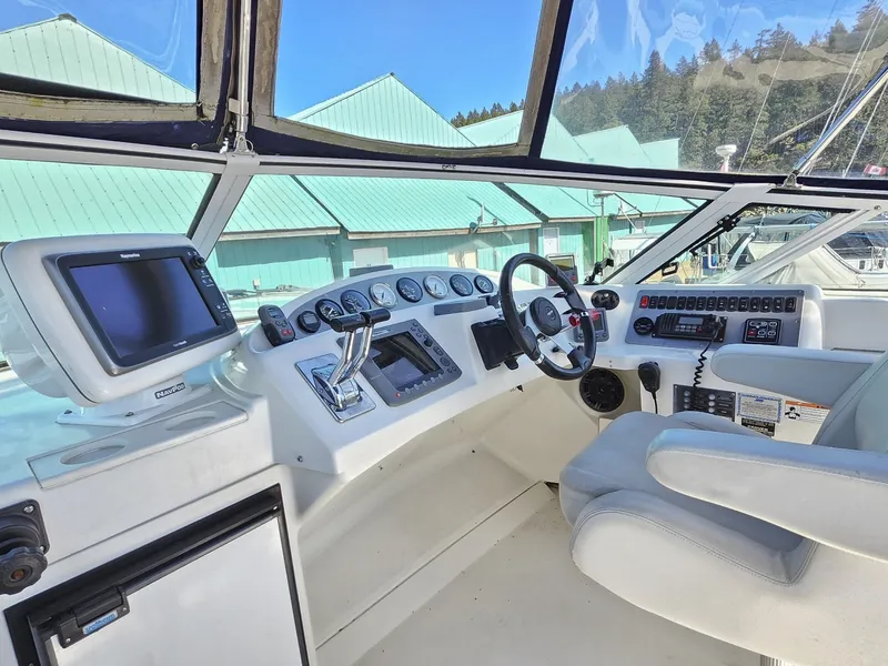 Slide: The Image of Carver Yachts 36 Mariner 2007 - 6