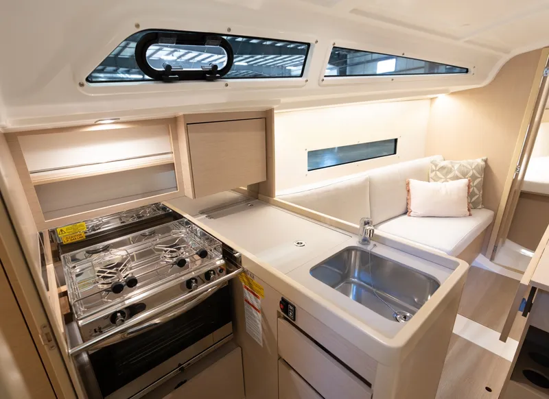 Slide: The Image of Beneteau Oceanis 30.1 2024 - 10
