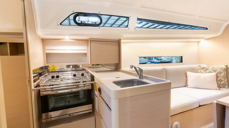 Slide: The Image of Beneteau Oceanis 30.1 2024 - 11
