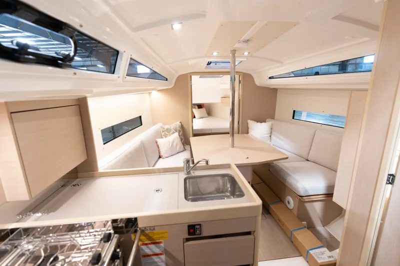 Slide: The Image of Beneteau Oceanis 30.1 2024 - 12