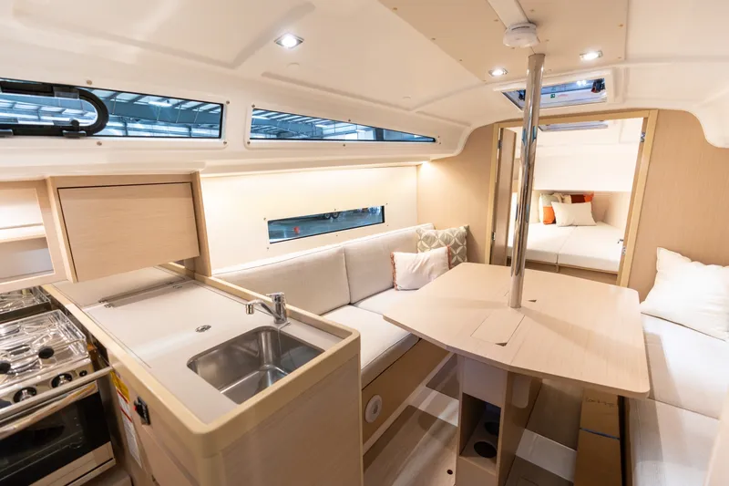 Slide: The Image of Beneteau Oceanis 30.1 2024 - 13