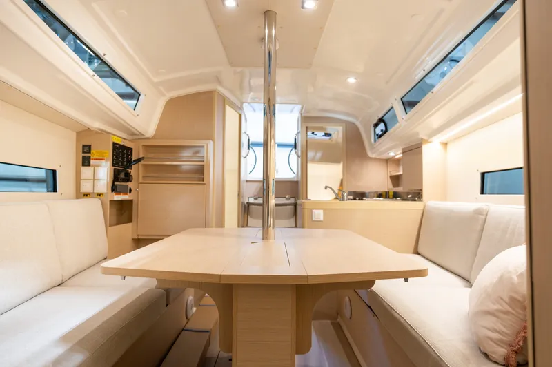 Slide: The Image of Beneteau Oceanis 30.1 2024 - 14