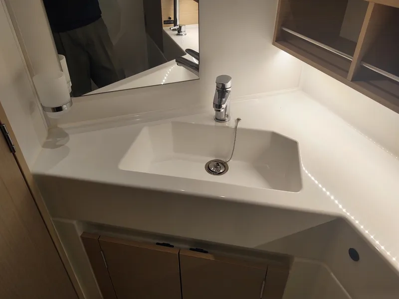 Slide: The Image of Beneteau Oceanis 30.1 2024 - 8