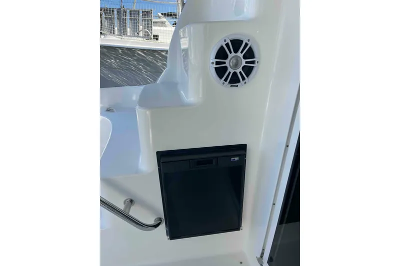 Slide: The Image of Sea Ray 420 Sedan Bridge 2005 - 23