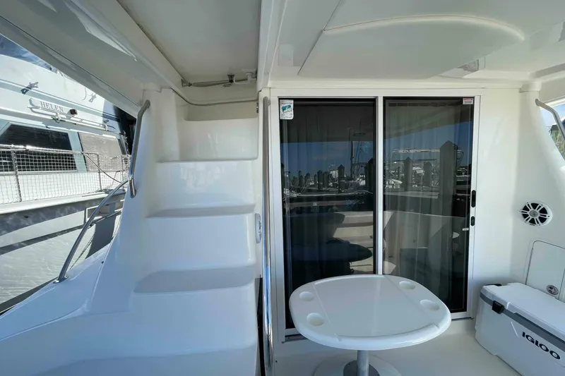 Slide: The Image of Sea Ray 420 Sedan Bridge 2005 - 25