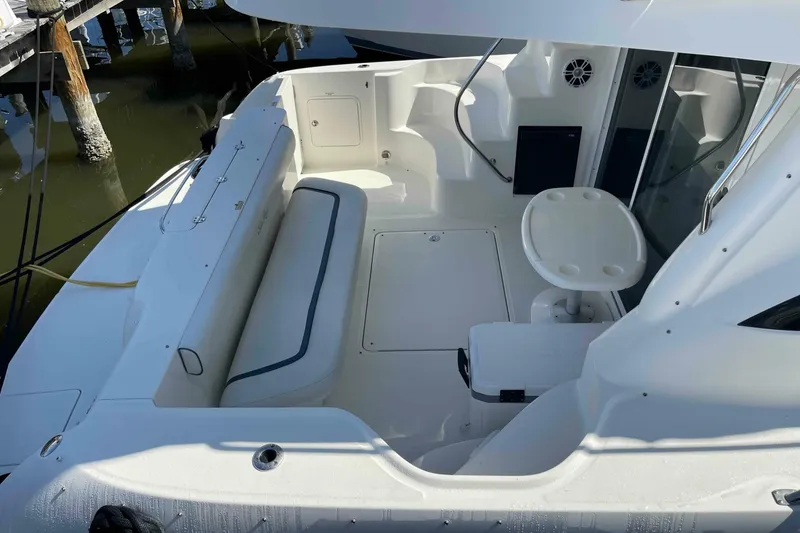Slide: The Image of Sea Ray 420 Sedan Bridge 2005 - 5