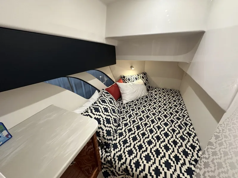 Slide: The Image of Intrepid 475 Sport Yacht 2020 - 16