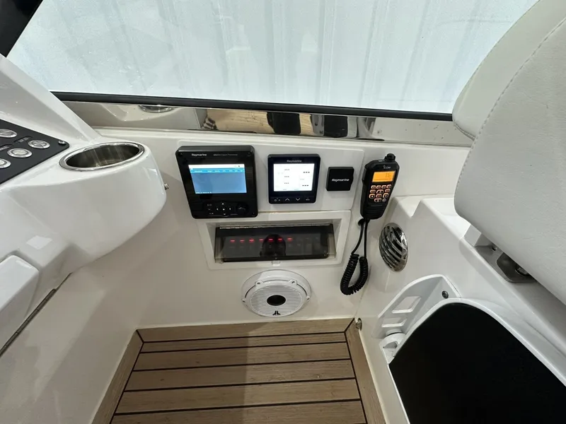 Slide: The Image of Intrepid 475 Sport Yacht 2020 - 20