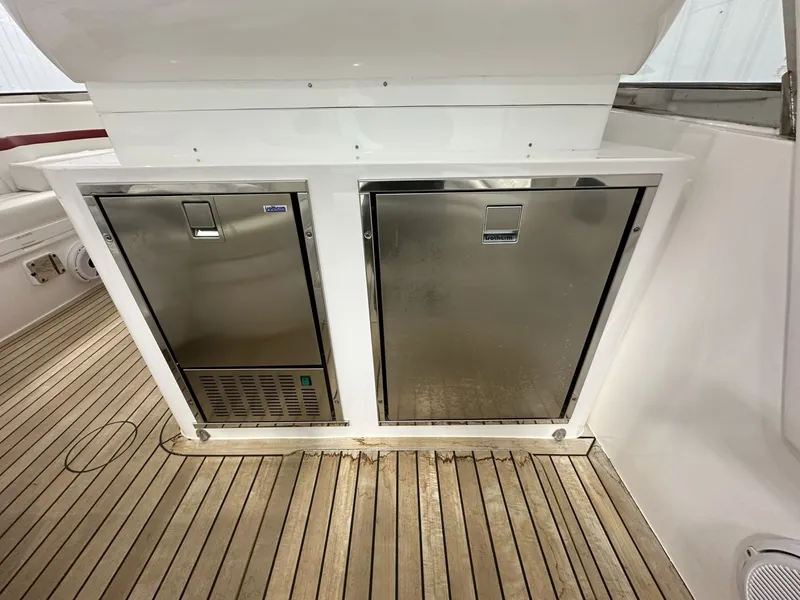 Slide: The Image of Intrepid 475 Sport Yacht 2020 - 23