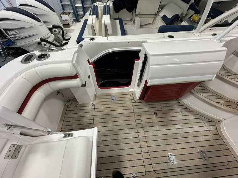 Slide: The Image of Intrepid 475 Sport Yacht 2020 - 26