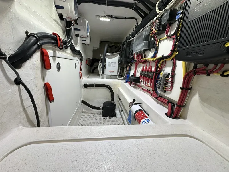 Slide: The Image of Intrepid 475 Sport Yacht 2020 - 29