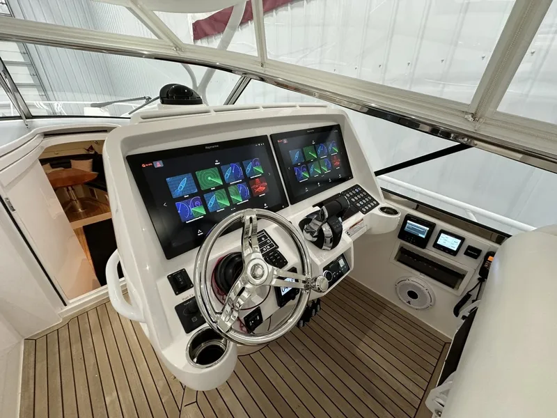 Slide: The Image of Intrepid 475 Sport Yacht 2020 - 6