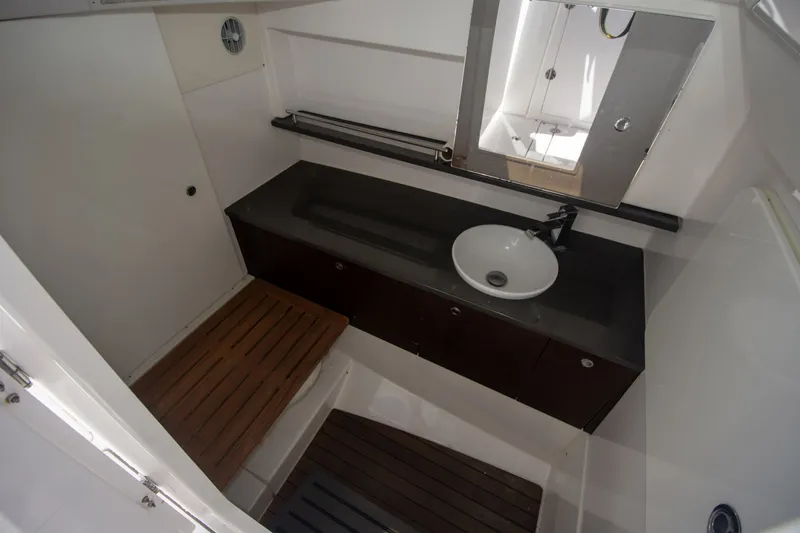 Slide: The Image of Everglades 340 Dual Console 2019 - 11