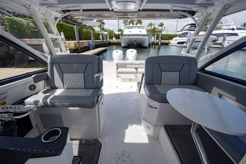 Slide: The Image of Everglades 340 Dual Console 2019 - 40