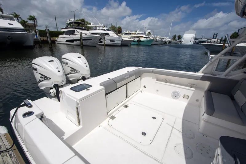 Slide: The Image of Everglades 340 Dual Console 2019 - 7