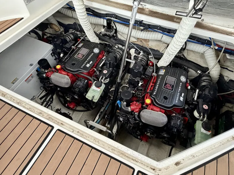 Slide: The Image of Rinker 350 Express Cruiser 2007 - 100
