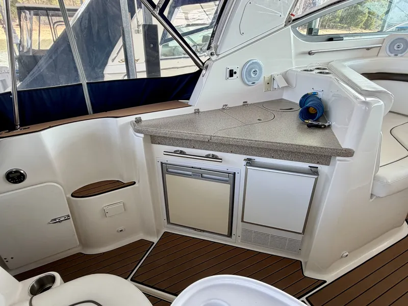 Slide: The Image of Rinker 350 Express Cruiser 2007 - 16