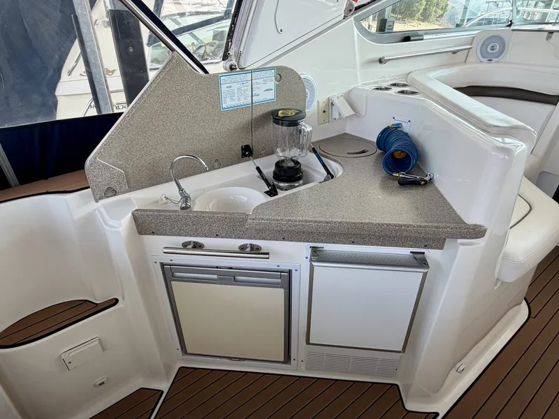 Slide: The Image of Rinker 350 Express Cruiser 2007 - 17