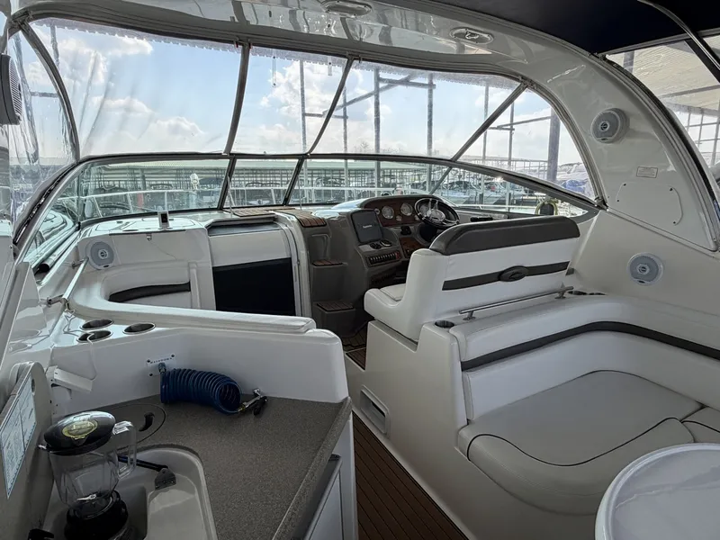 Slide: The Image of Rinker 350 Express Cruiser 2007 - 18