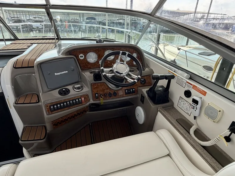 Slide: The Image of Rinker 350 Express Cruiser 2007 - 22