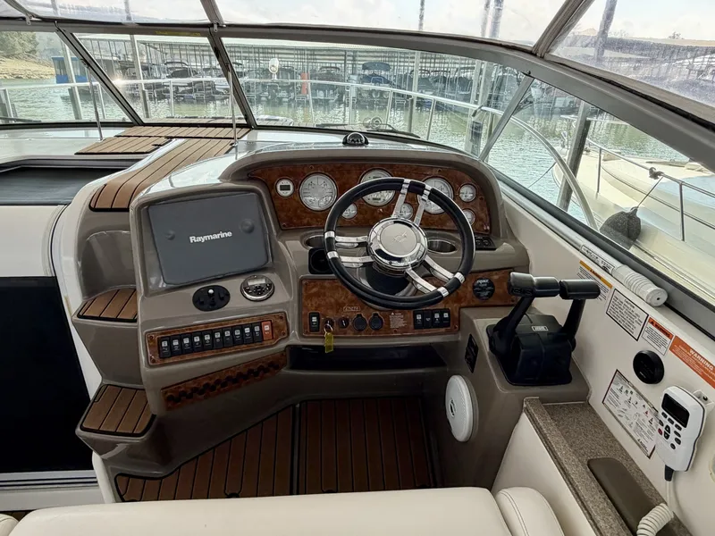 Slide: The Image of Rinker 350 Express Cruiser 2007 - 23
