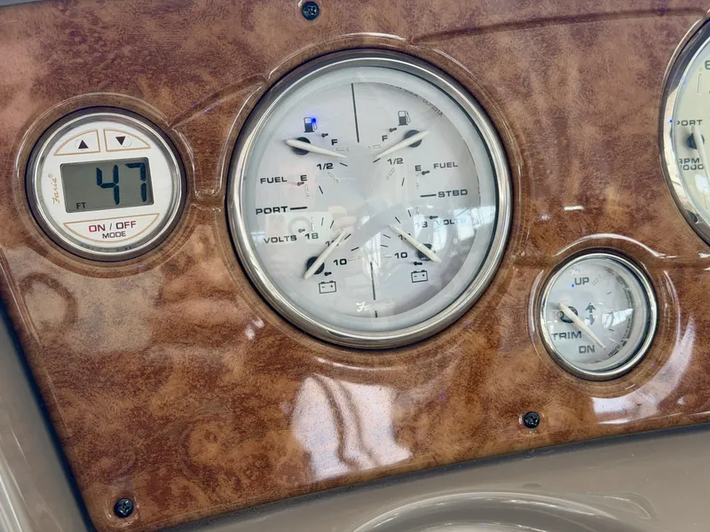 Slide: The Image of Rinker 350 Express Cruiser 2007 - 28