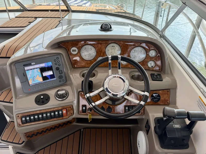 Slide: The Image of Rinker 350 Express Cruiser 2007 - 31