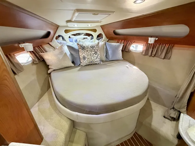 Slide: The Image of Rinker 350 Express Cruiser 2007 - 49