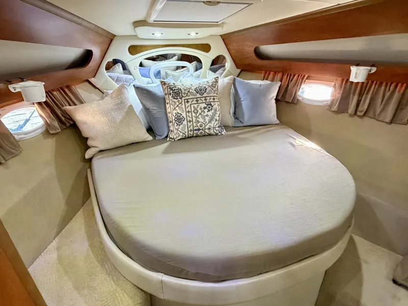 Slide: The Image of Rinker 350 Express Cruiser 2007 - 52