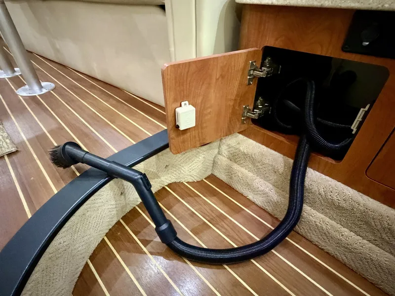 Slide: The Image of Rinker 350 Express Cruiser 2007 - 71