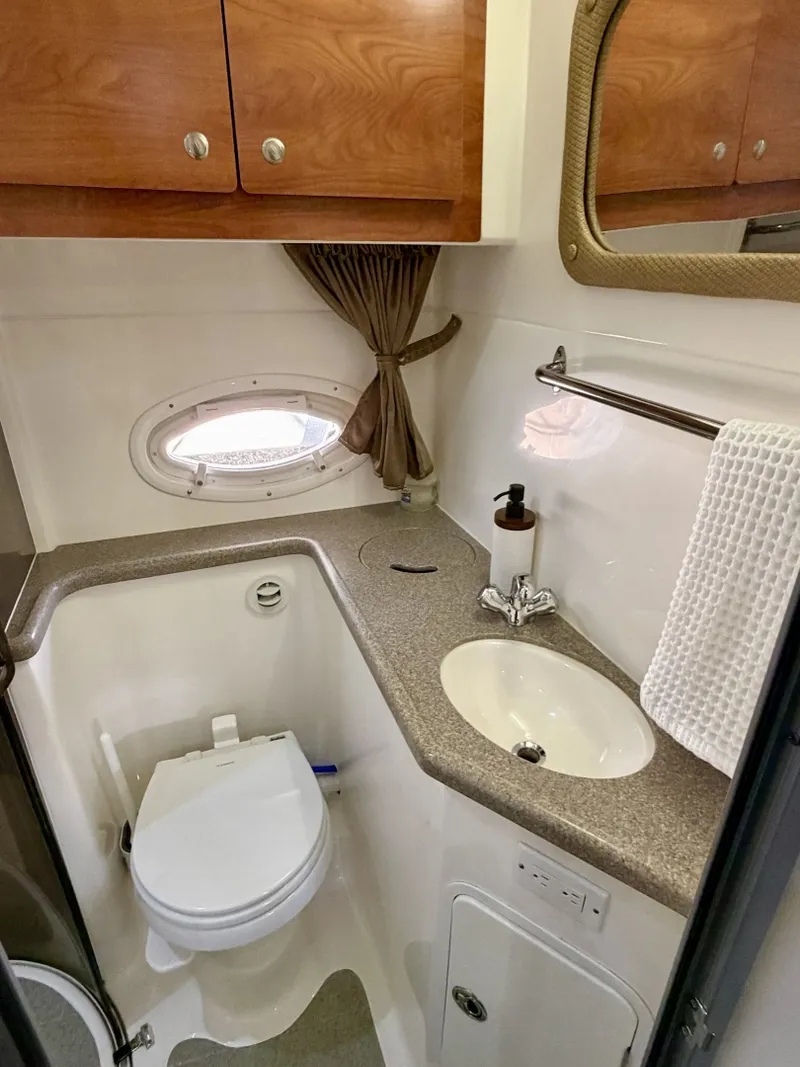 Slide: The Image of Rinker 350 Express Cruiser 2007 - 77