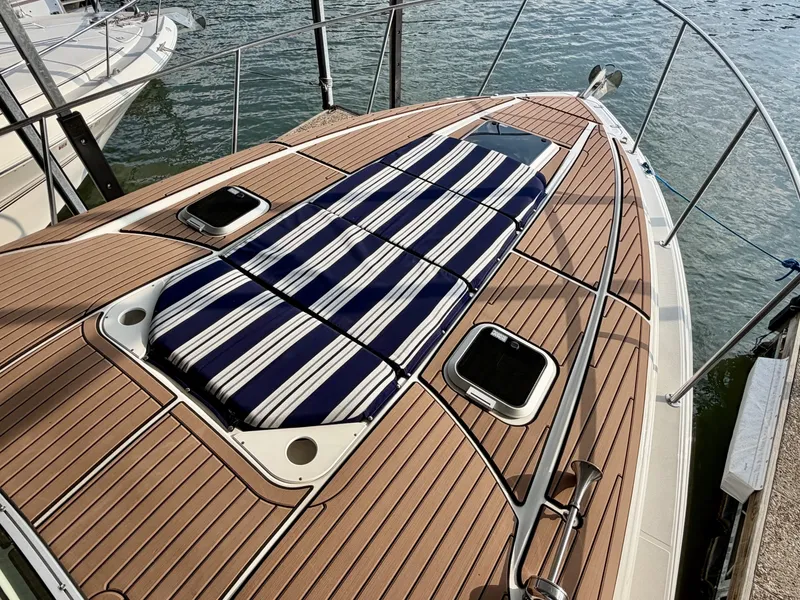 Slide: The Image of Rinker 350 Express Cruiser 2007 - 87